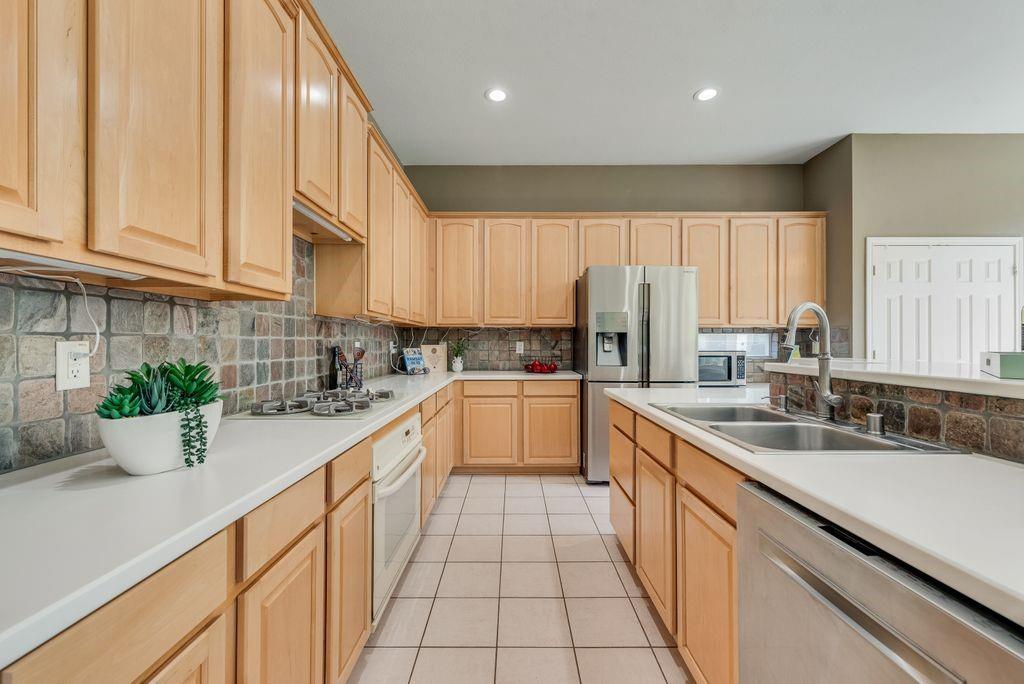 7301 Summer Glen Drive Property Photo 11