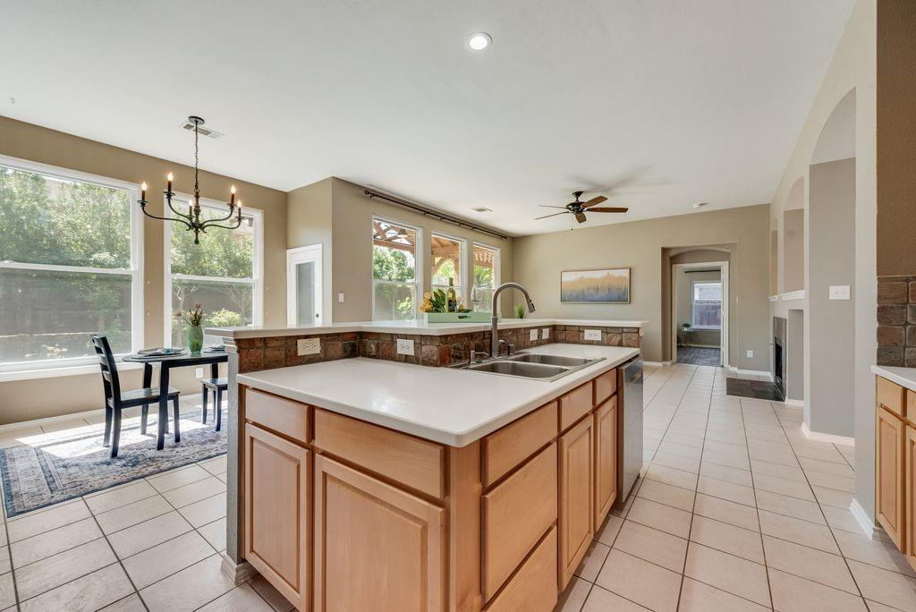 7301 Summer Glen Drive Property Photo 12