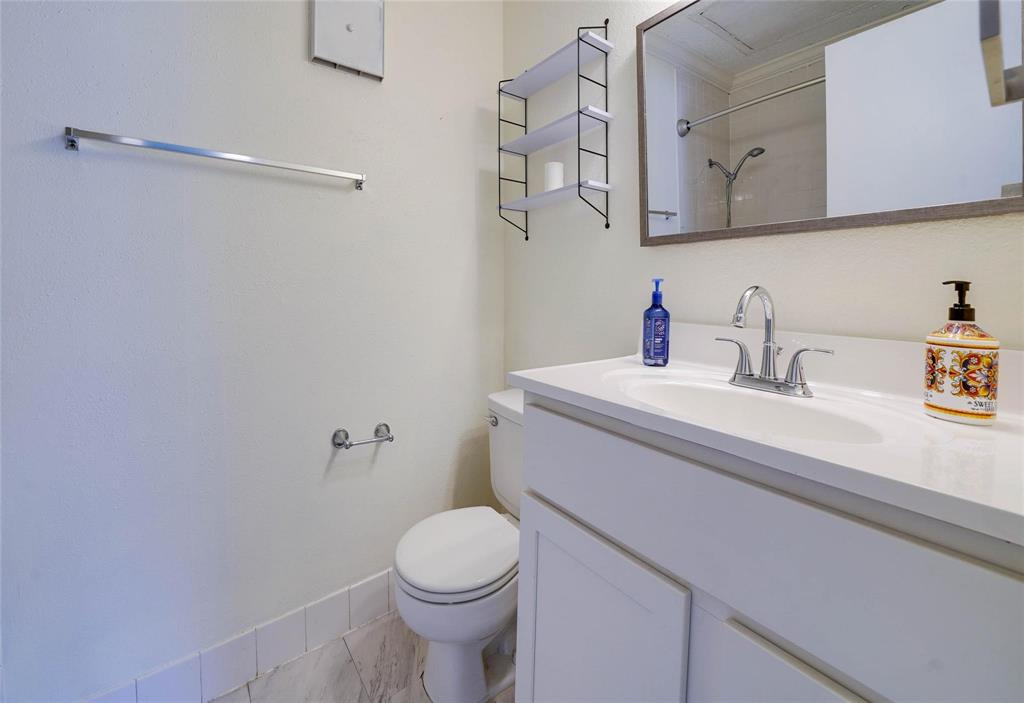 1700 Amelia Court 613 Property Photo 14