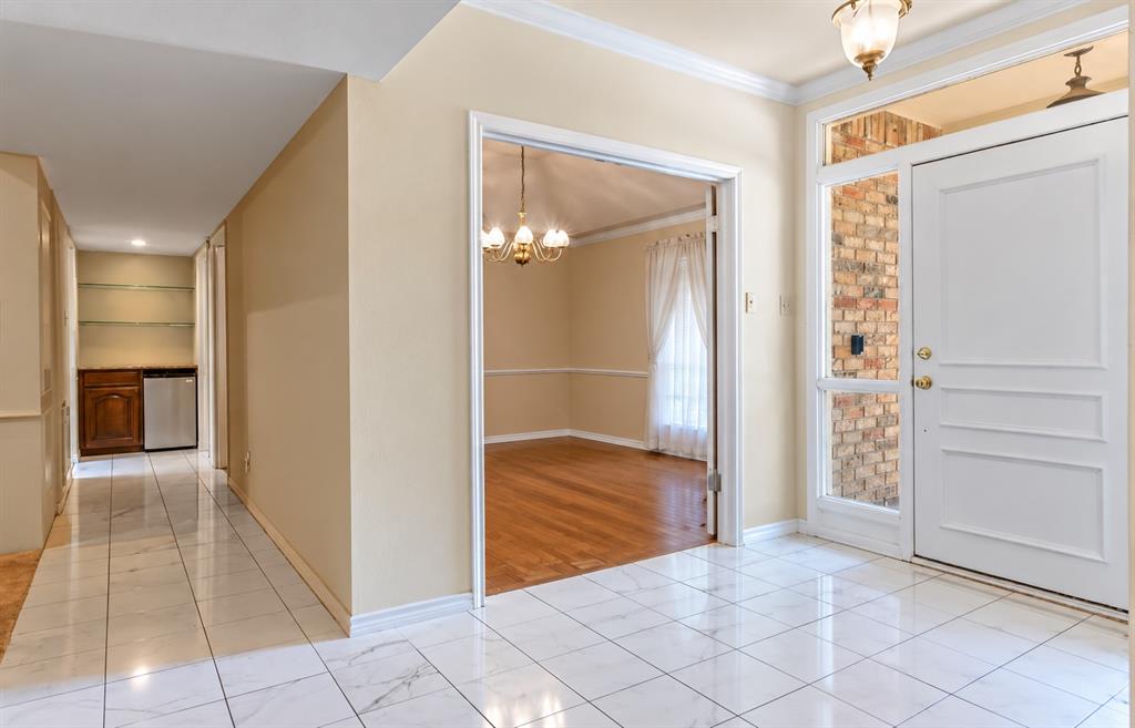 114 Granada Square Property Photo 7