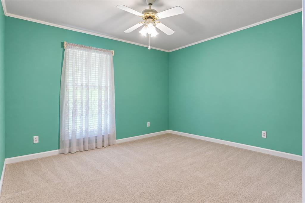 114 Granada Square Property Photo 13
