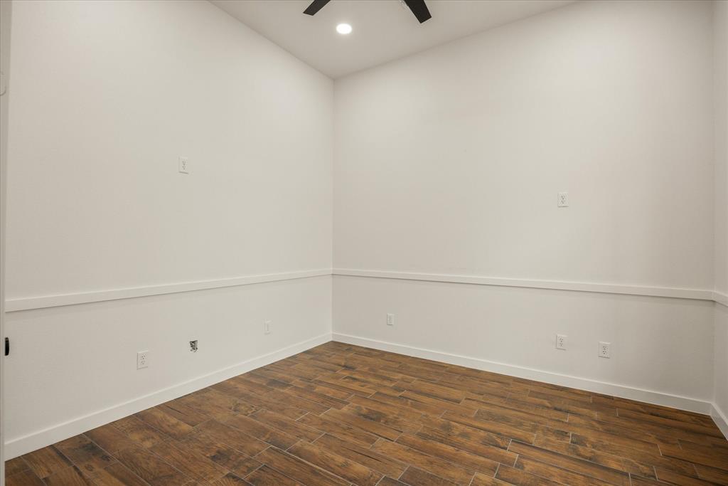 2902 Davis Road Property Photo 5
