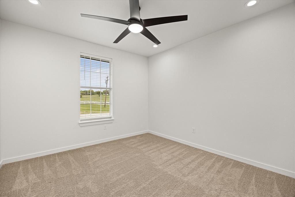 2902 Davis Road Property Photo 28