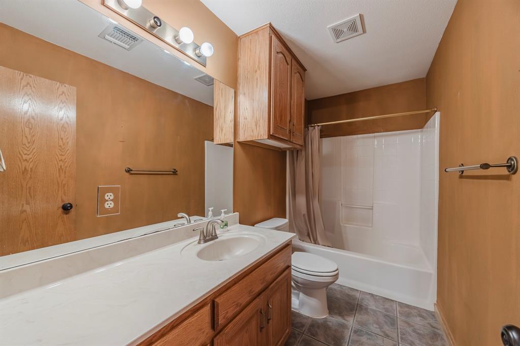 8418 Golf Club Circle Property Photo 8