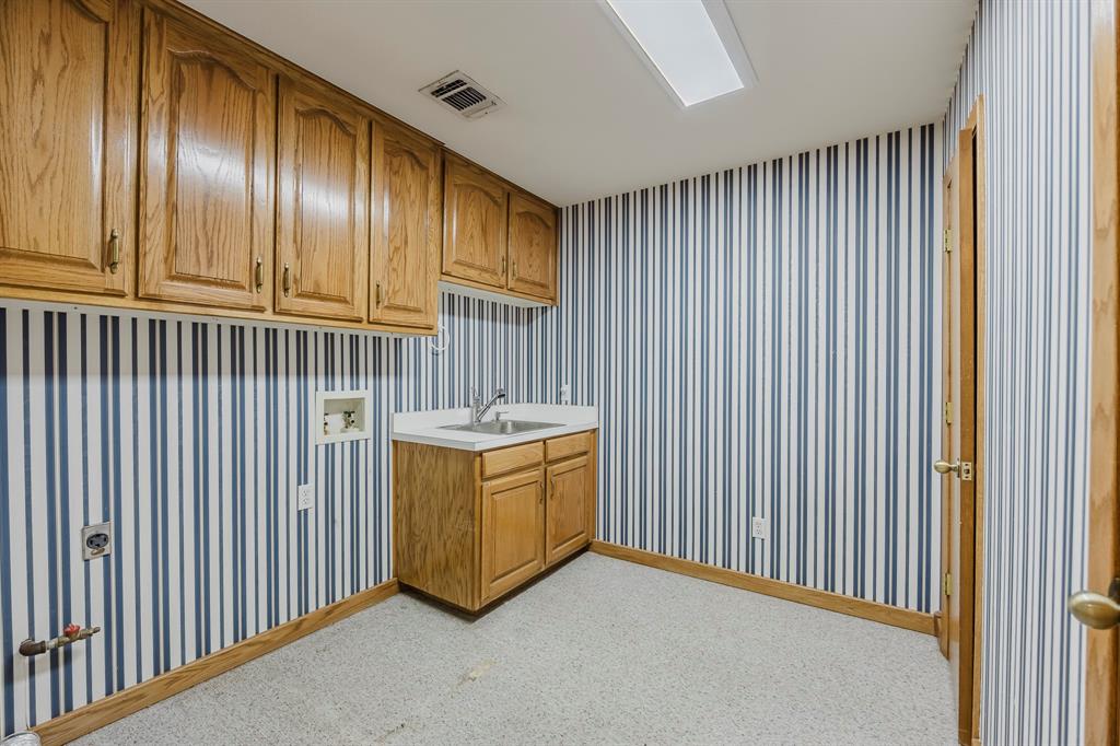8418 Golf Club Circle Property Photo 14