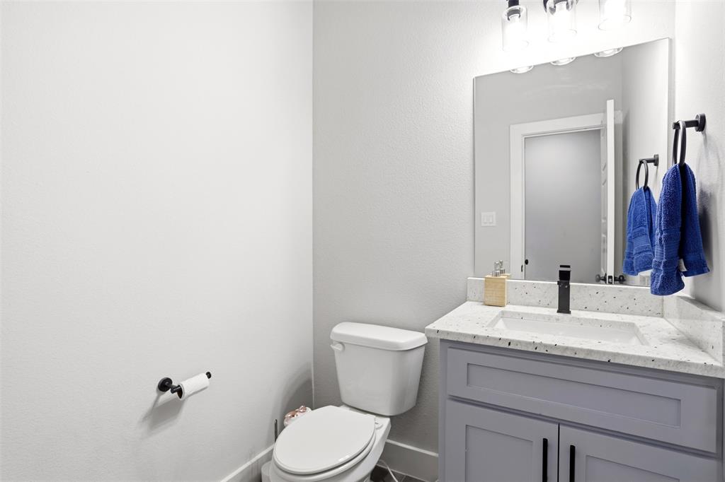 100 Newport Place Property Photo 14