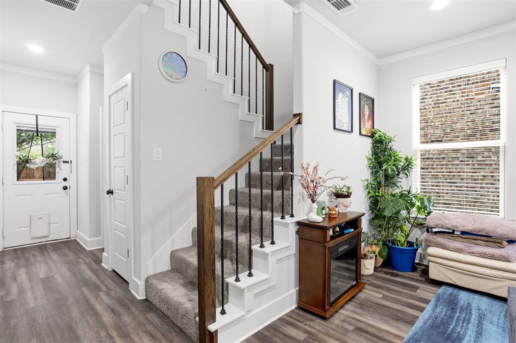100 Newport Place Property Photo 15