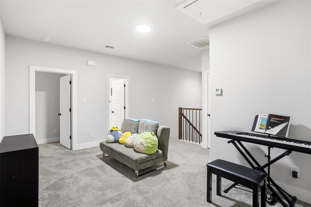 100 Newport Place Property Photo 17