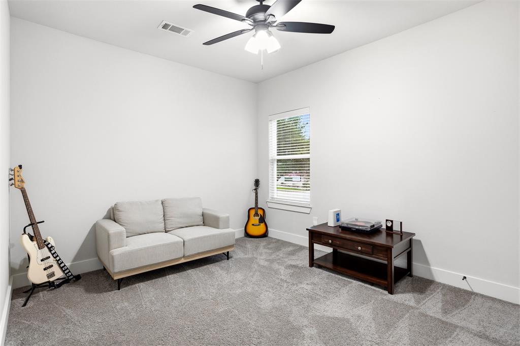 100 Newport Place Property Photo 20