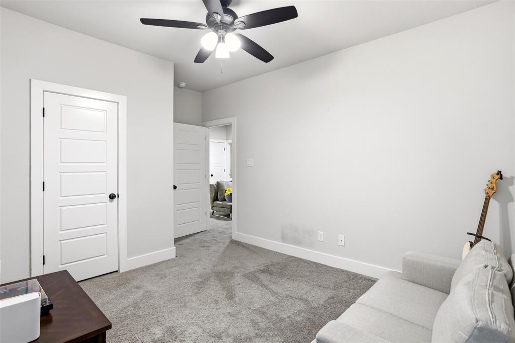 100 Newport Place Property Photo 21