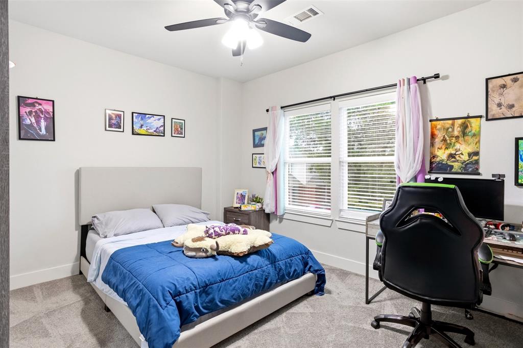 100 Newport Place Property Photo 22
