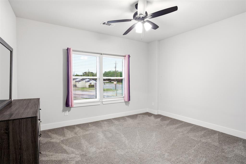 100 Newport Place Property Photo 23