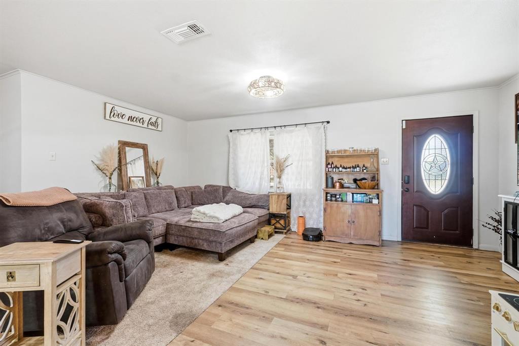 1306 Westhill Lane Property Photo 2