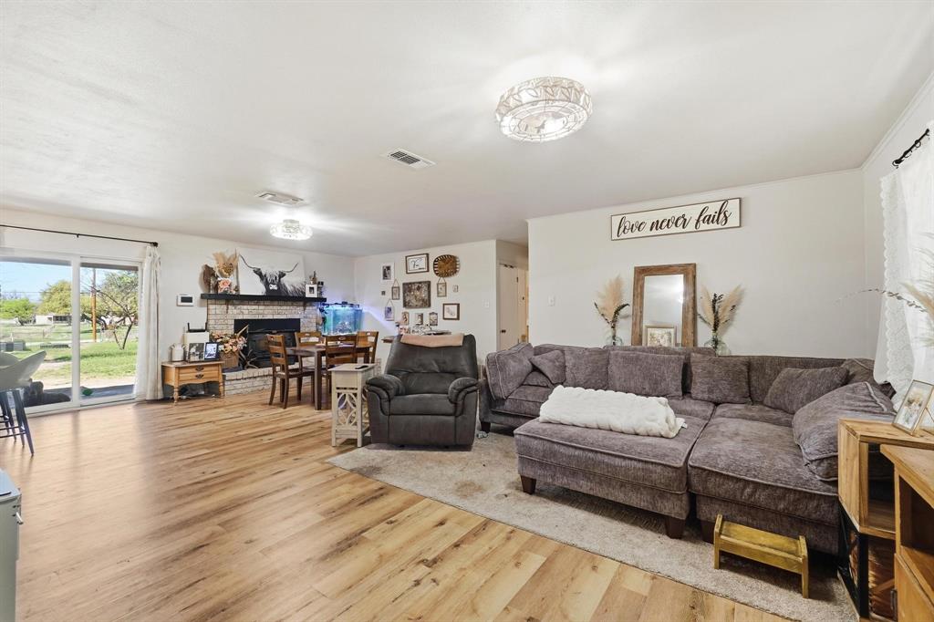 1306 Westhill Lane Property Photo 4