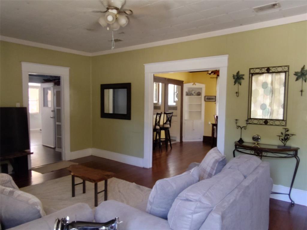 401 Powers Street Property Photo 2