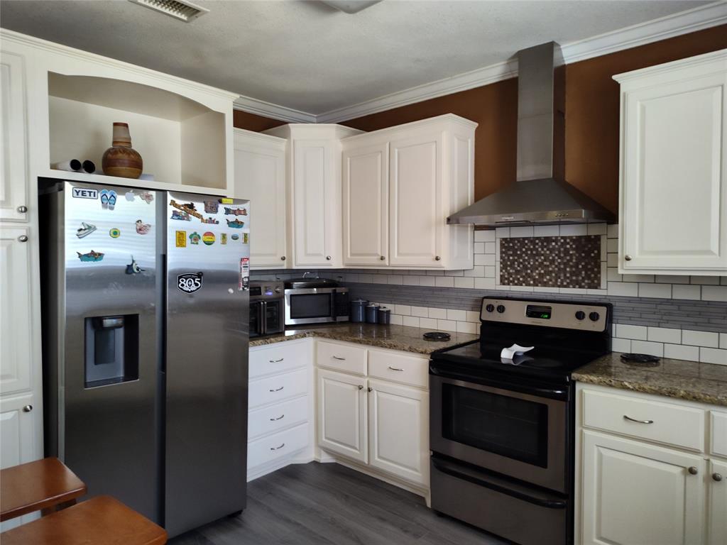 401 Powers Street Property Photo 8