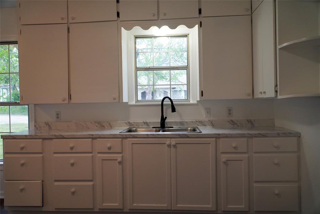403 N Fairview Street Property Photo 11