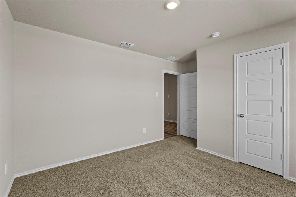 4233 Trickling Creek Lane Property Photo 6