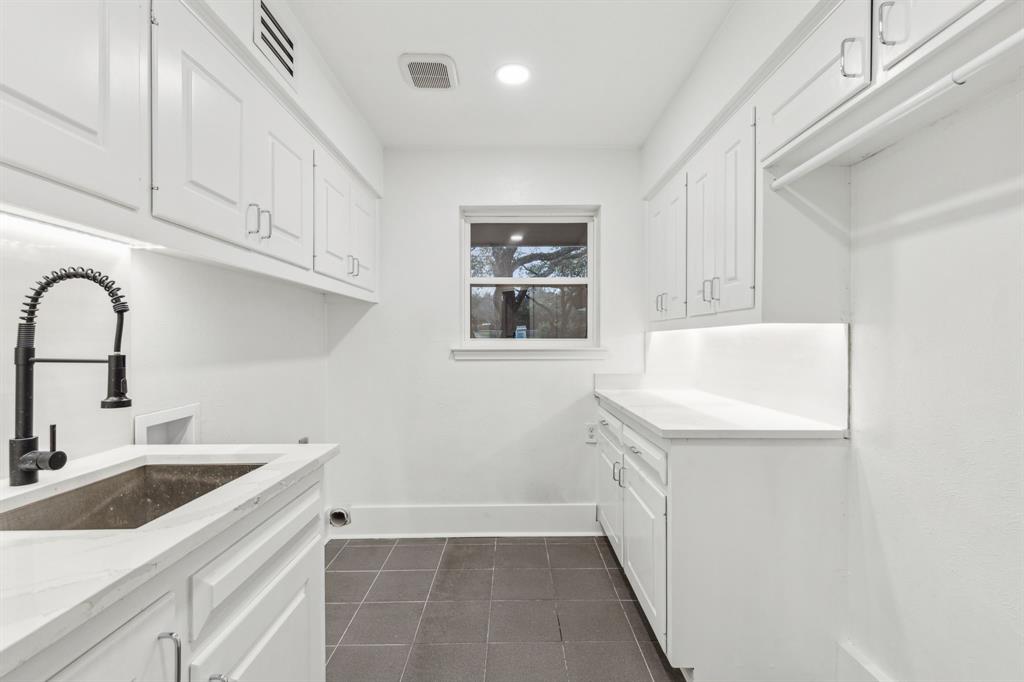 7420 Royal Lane Property Photo 17
