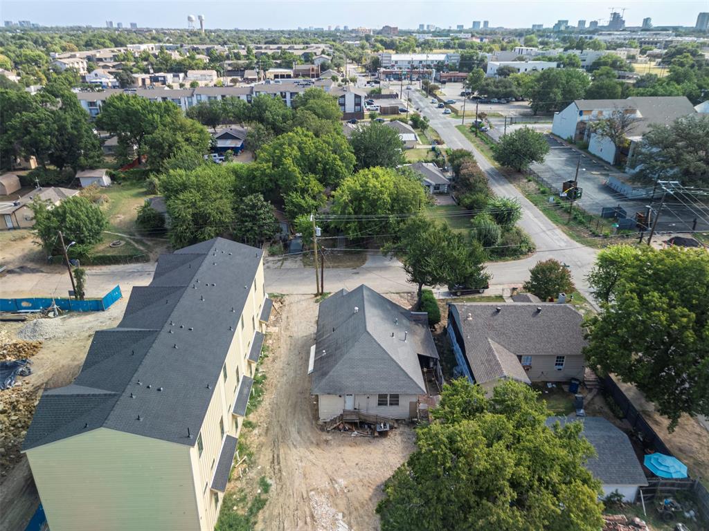 4707 Sylvester Property Photo 4