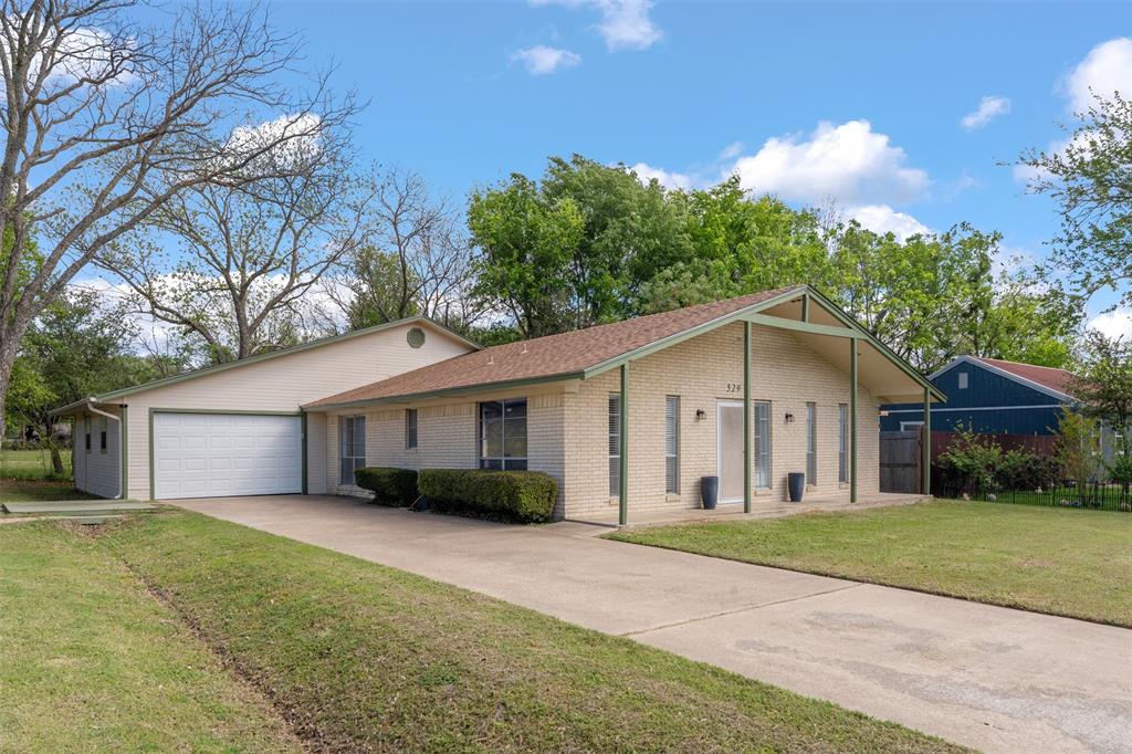 529 E Kempner Property Photo 1