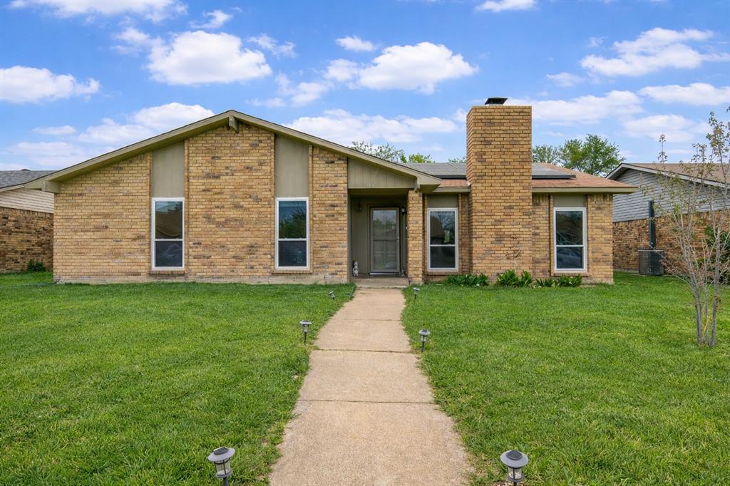 310 Willow Springs Court Property Photo 1