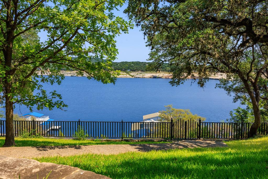 694 Scenic Circle Property Photo 3