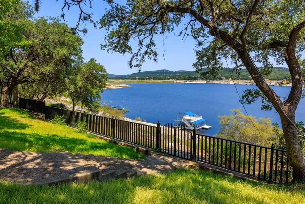 694 Scenic Circle Property Photo 4