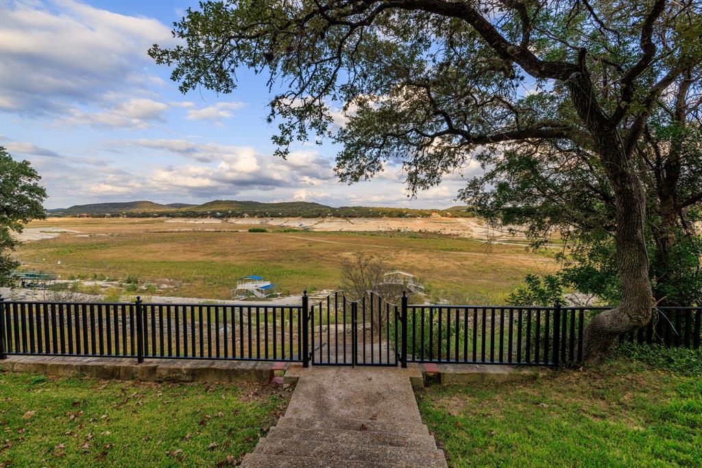 694 Scenic Circle Property Photo 9