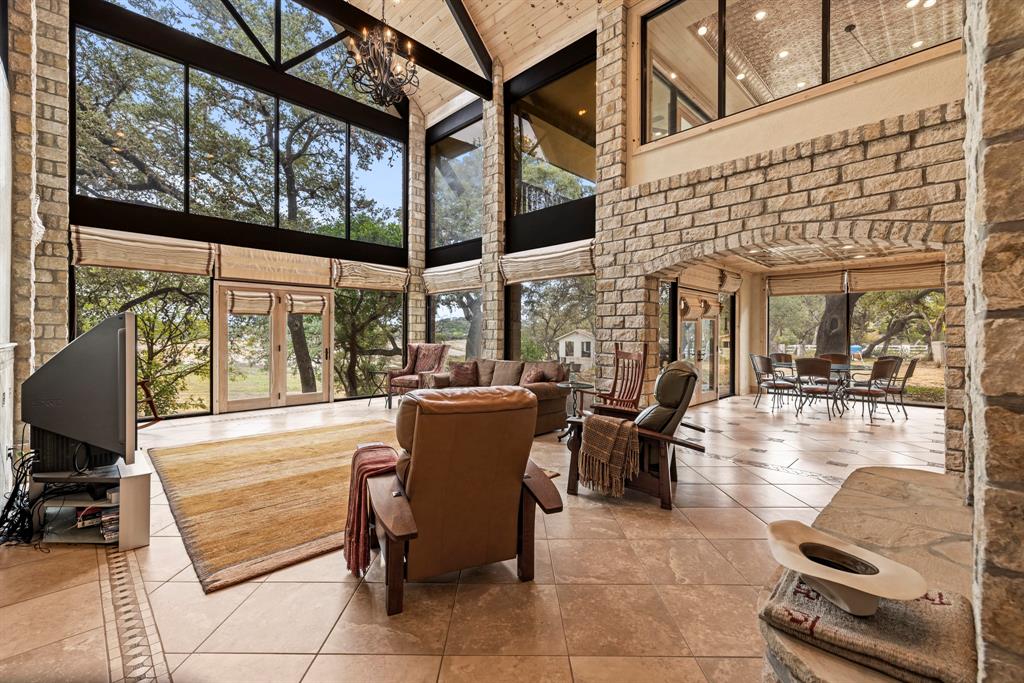 694 Scenic Circle Property Photo 10