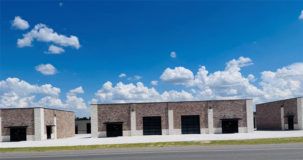 13008 S Fm 730 Property Photo 2