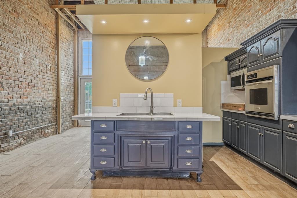 2 S Plaza Street Property Photo 14