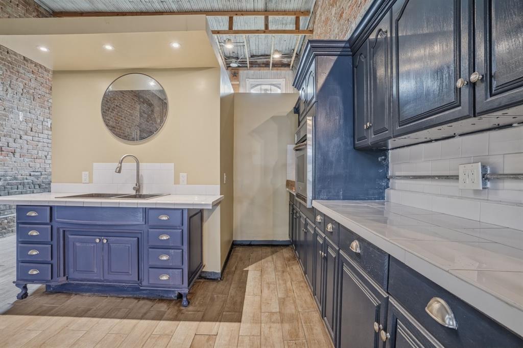 2 S Plaza Street Property Photo 15