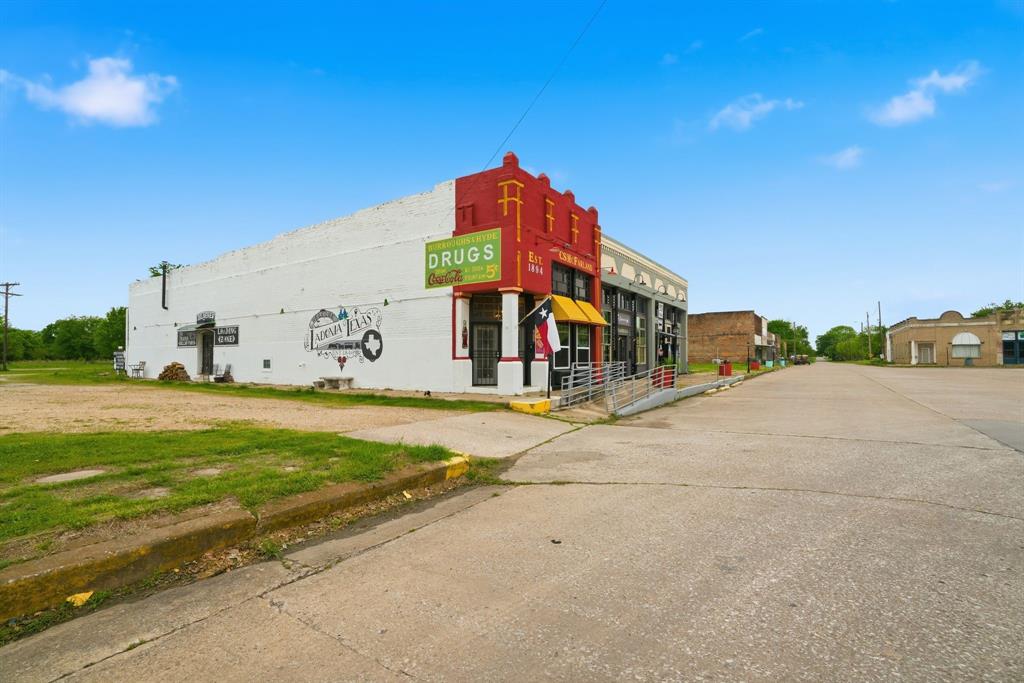 2 S Plaza Street Property Photo 28