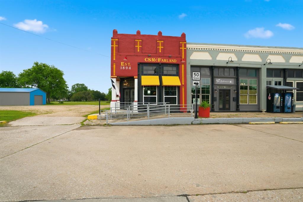 2 S Side Plaza Property Photo 1