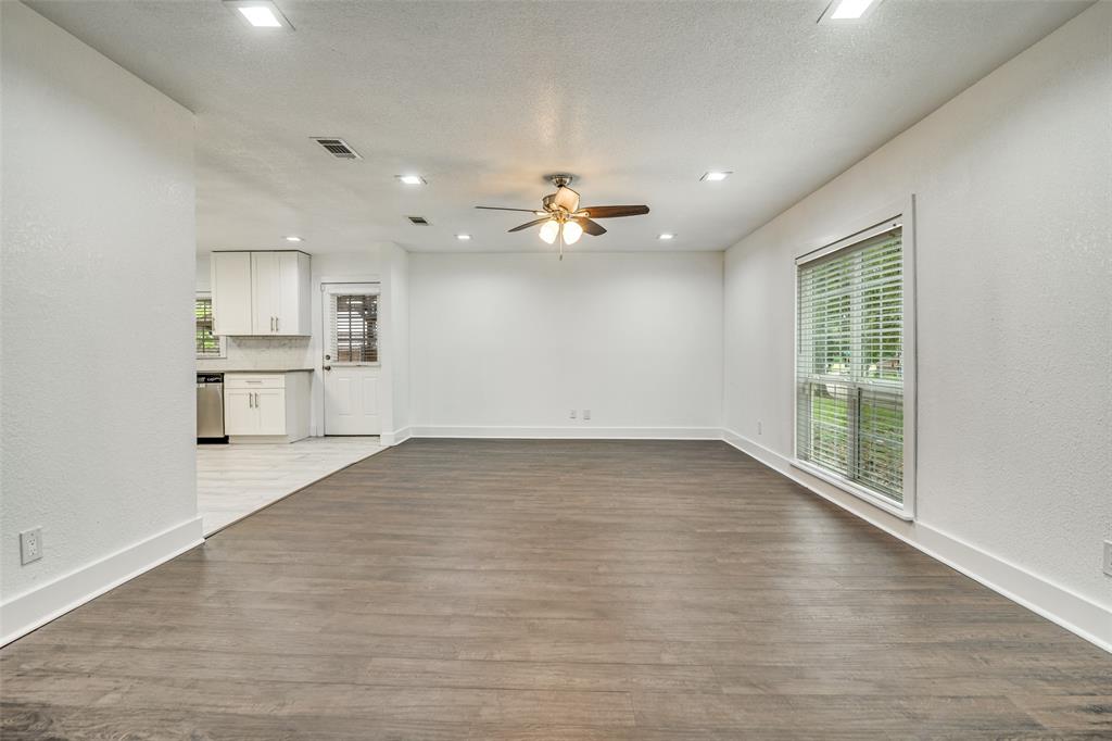 310 Thistle Drive Property Photo 3