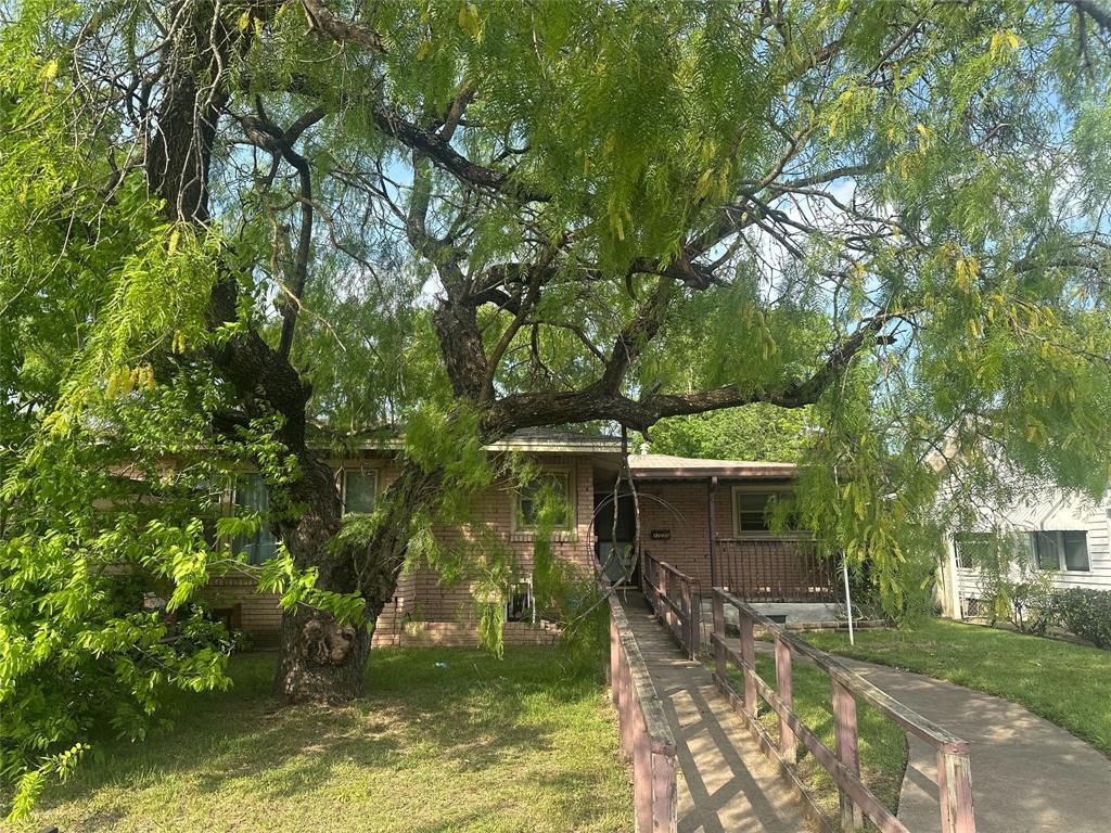 2220 Joey Drive Property Photo 2
