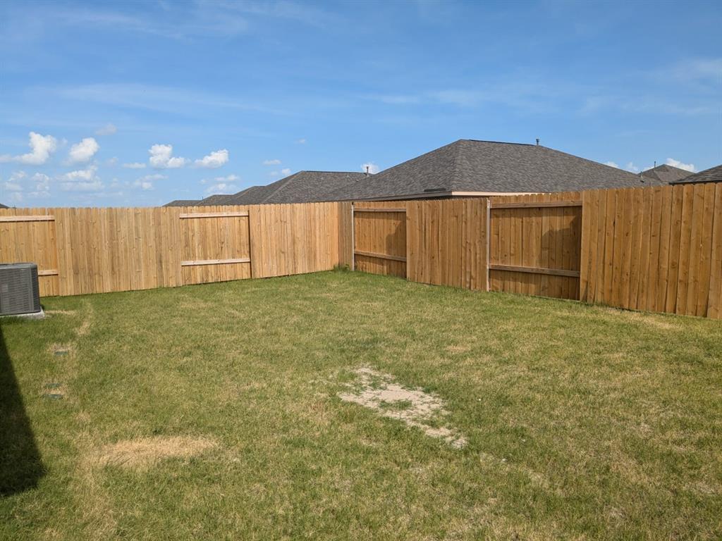 629 Harbor Oaks Drive Property Photo 13