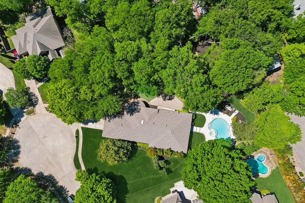 732 Creek Valley Court Property Photo 2