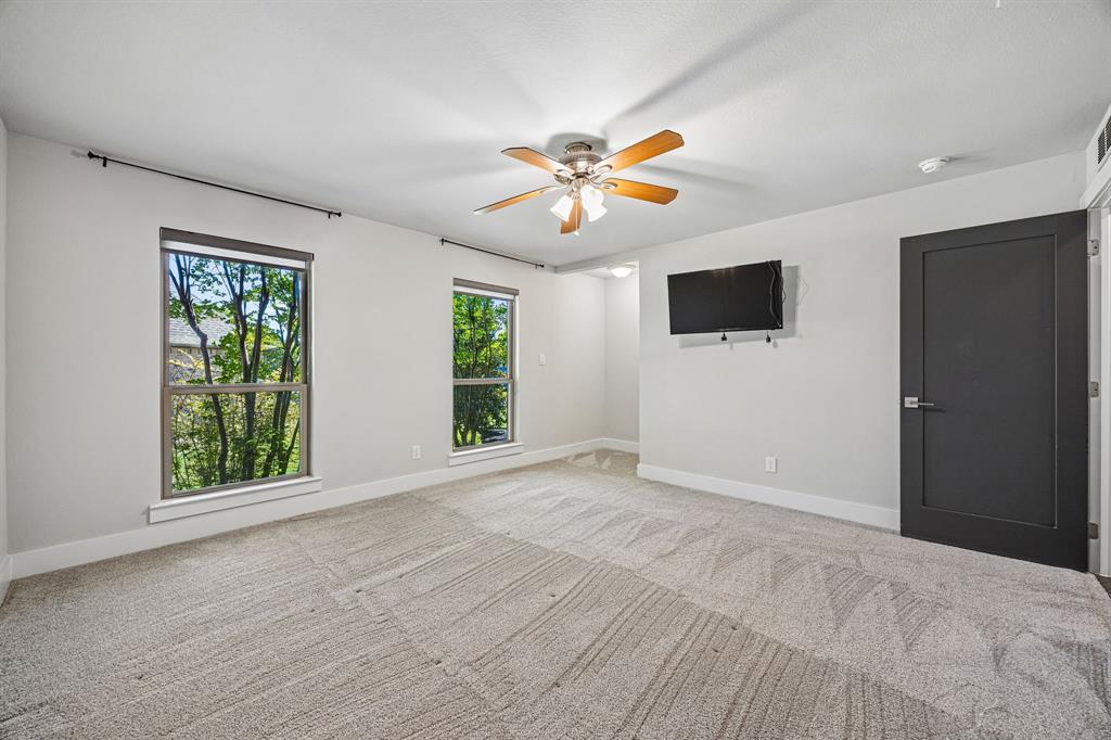 732 Creek Valley Court Property Photo 13