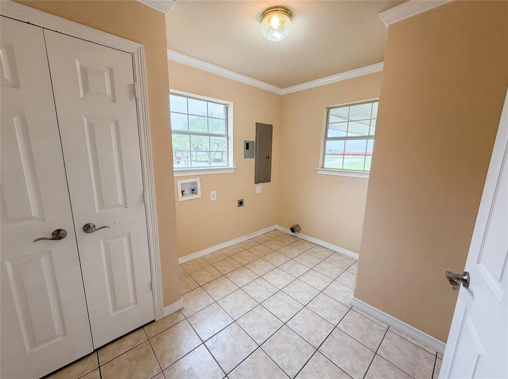 4014 Fm 664 Property Photo 13