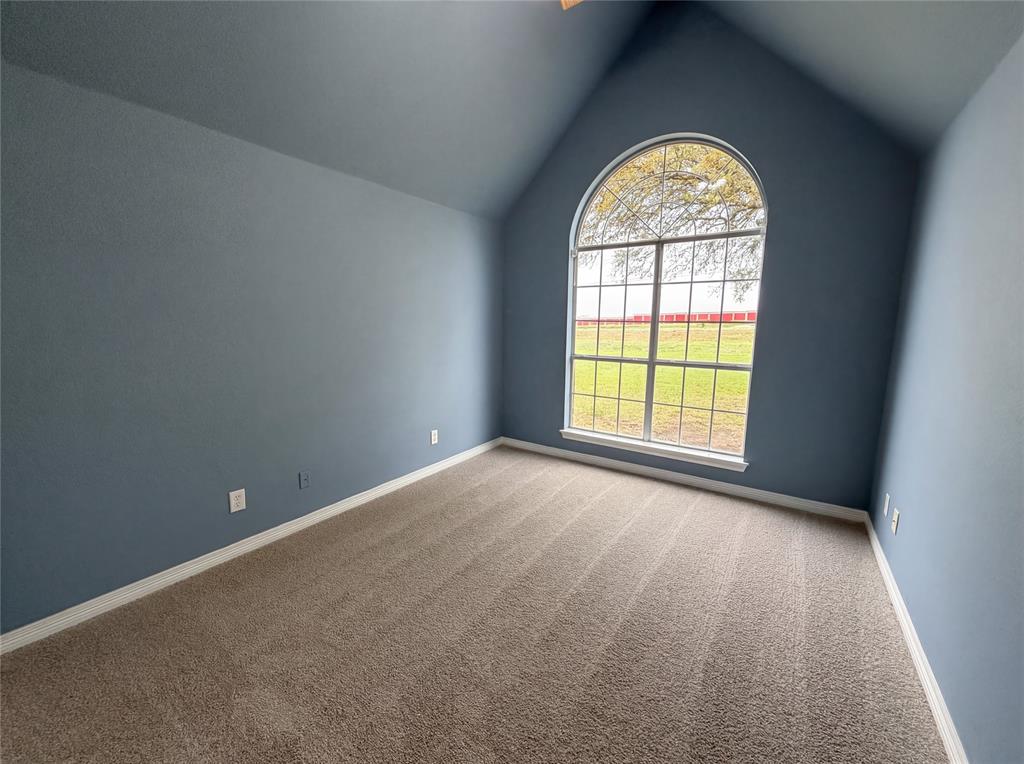 4014 Fm 664 Property Photo 17