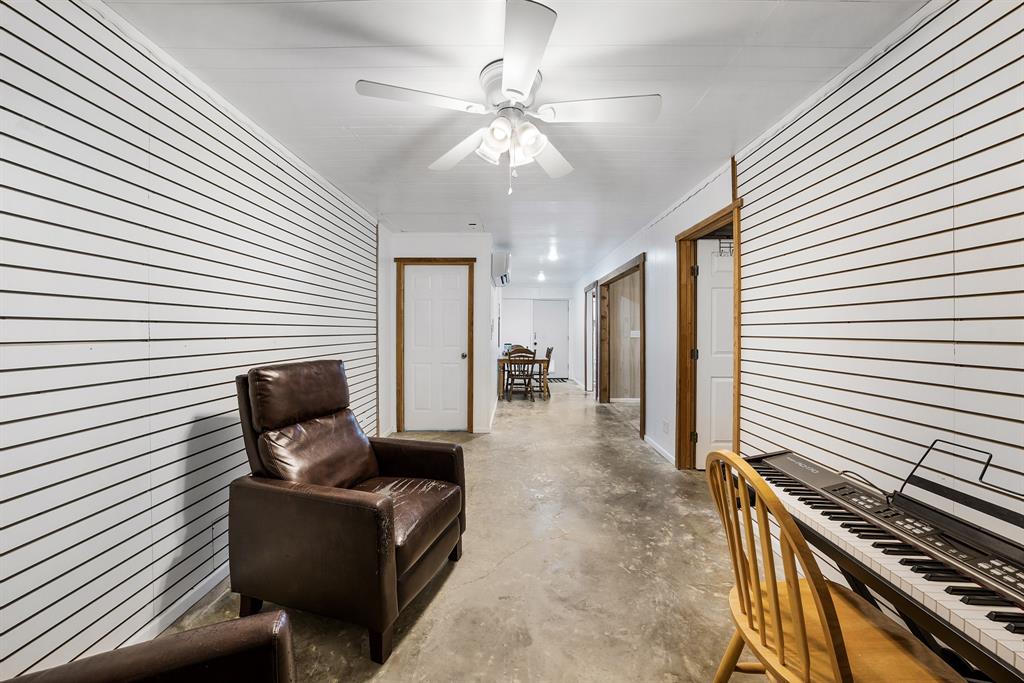 8505 W Interstate Highway 30 Property Photo 15