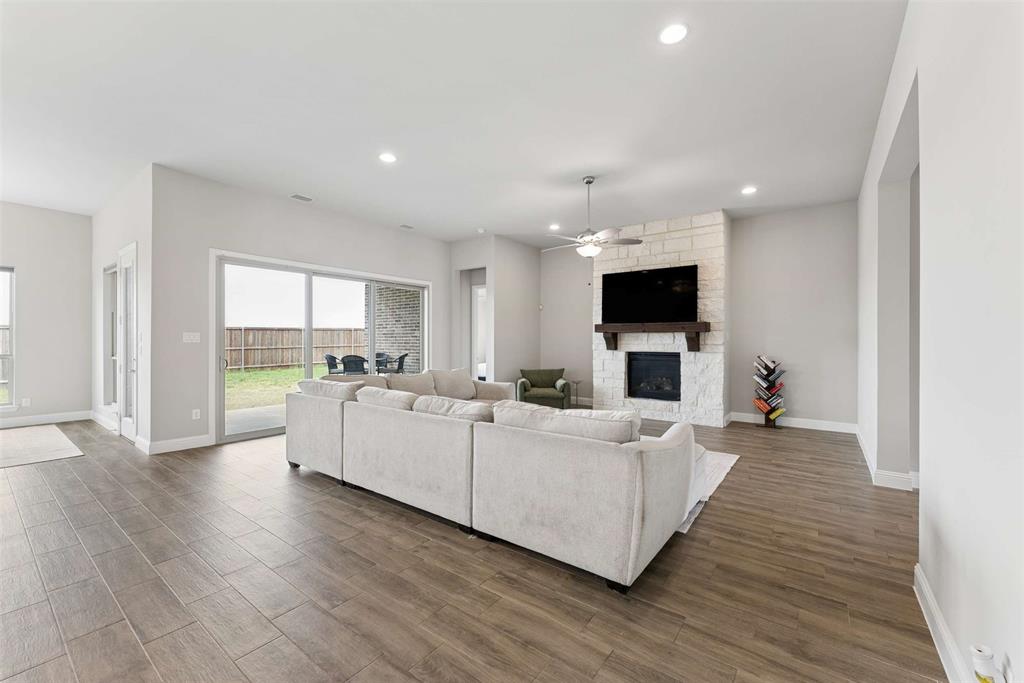 1817 Scotney Court Property Photo 10