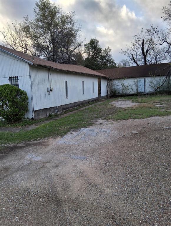 3642 Carpenter Avenue Property Photo 2