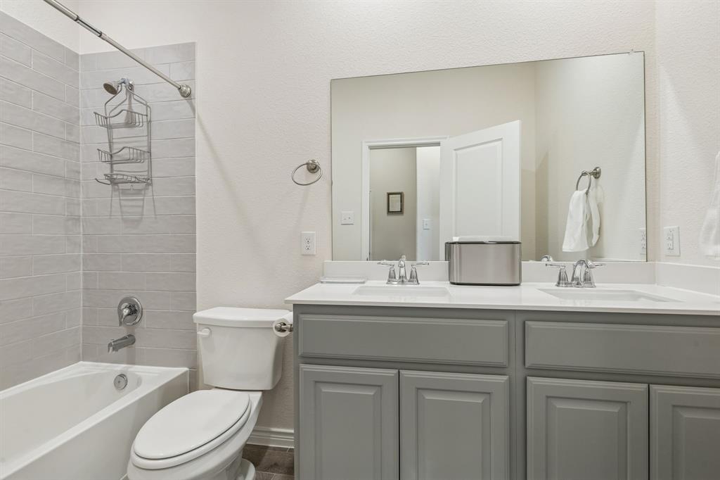 4085 Ellinger Drive Property Photo 9