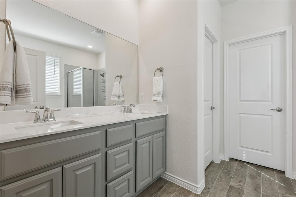 4085 Ellinger Drive Property Photo 15