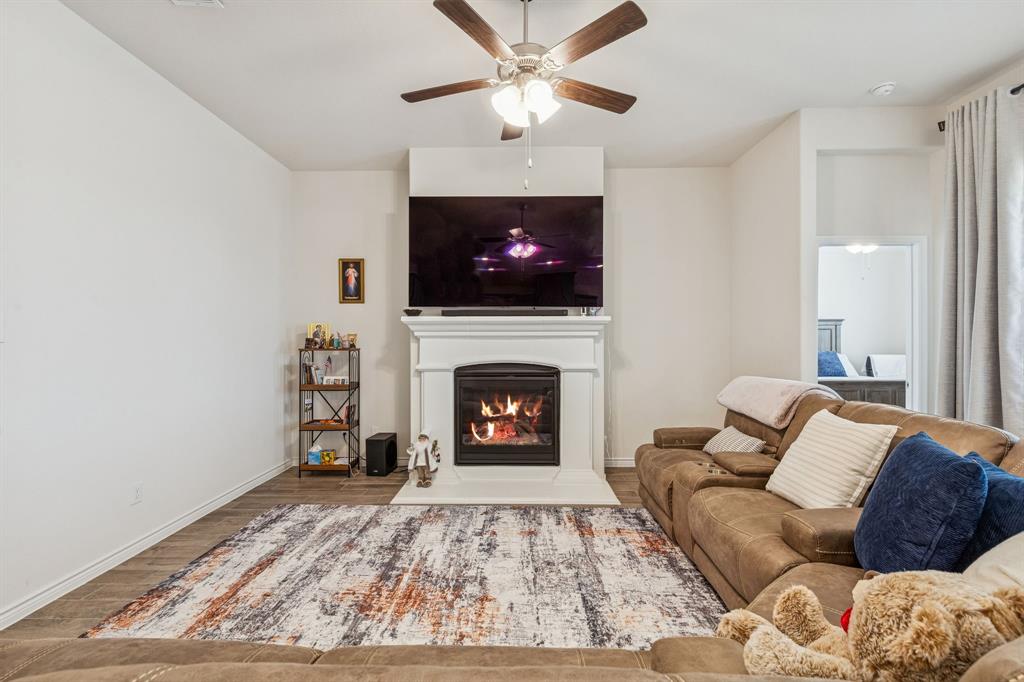 4085 Ellinger Drive Property Photo 25
