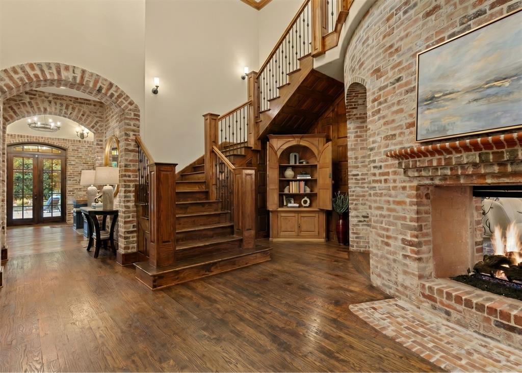 2105 Denver Drive Property Photo 6