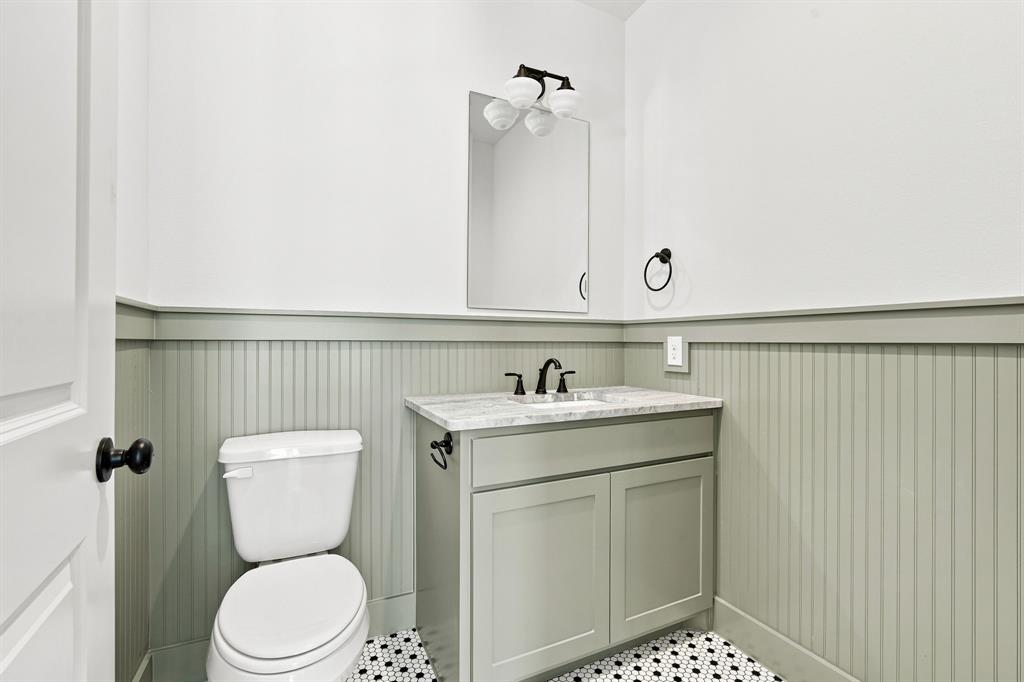 409 Garrett Way Property Photo 22